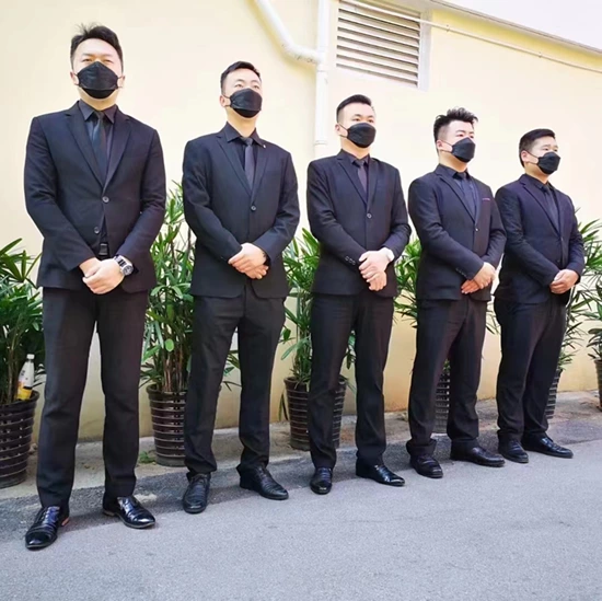 一男子当街被女友捅死，经典演绎什么叫祸从口出